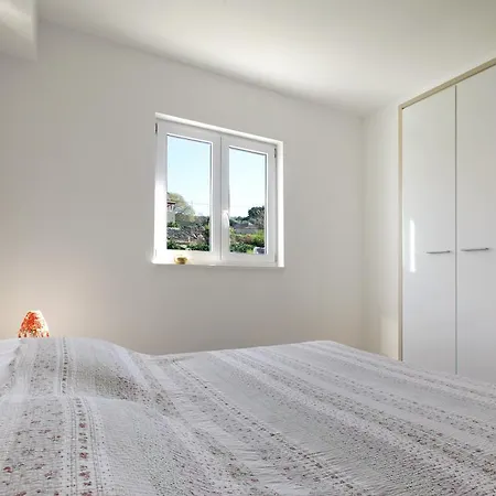Adriatiko Apartmants דירה פוסטיר