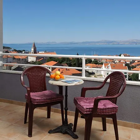 Adriatiko Apartmants דירה